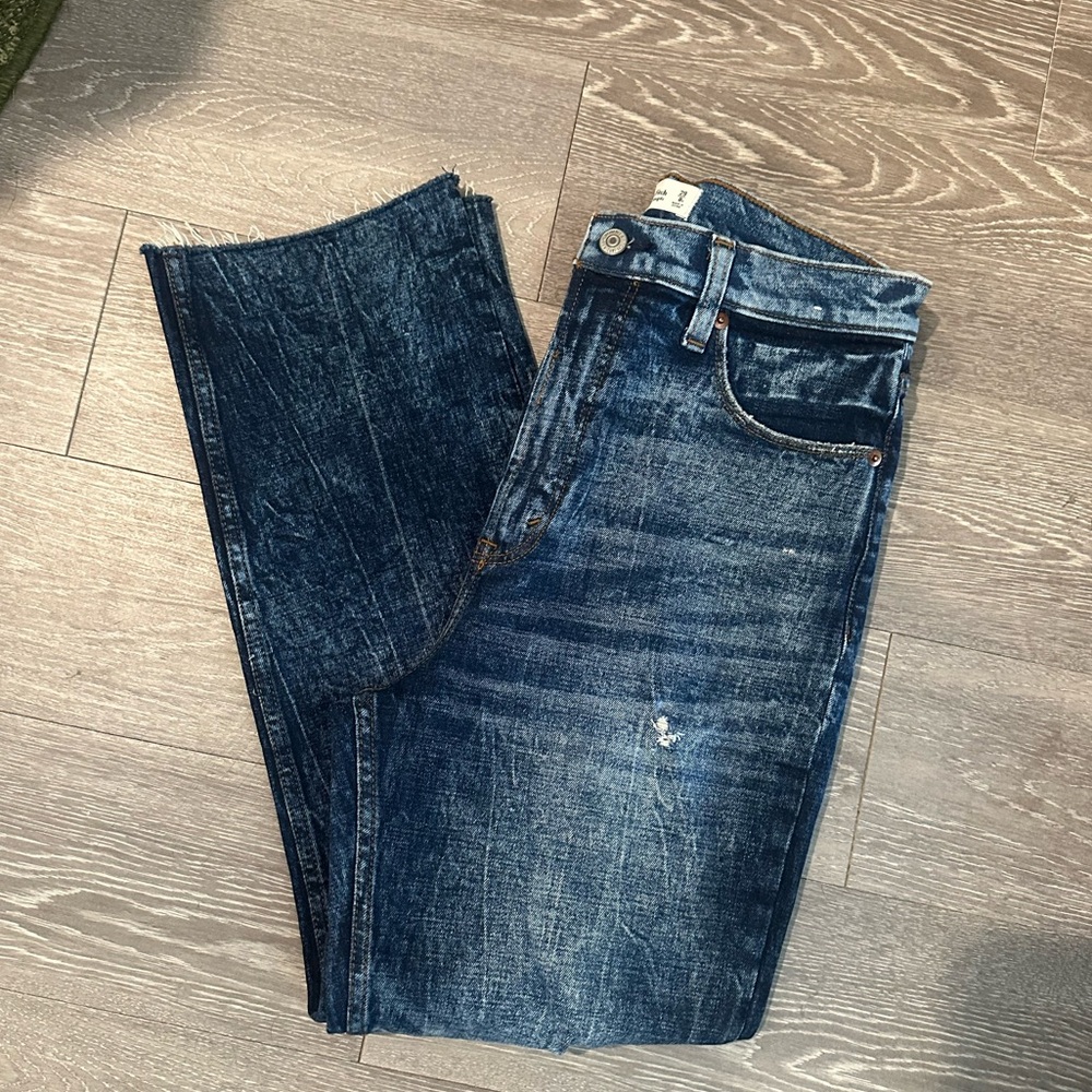Abercrombie & Fitch Ultra High Rise Ankle Straight Distressed Jeans